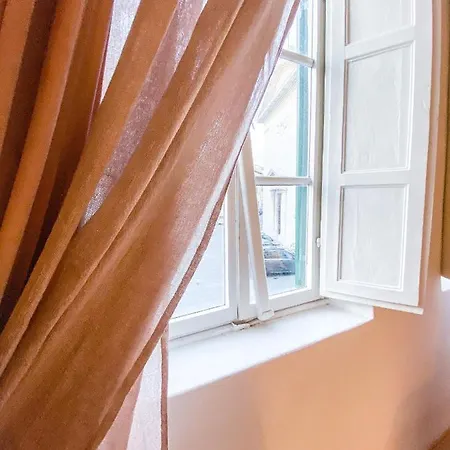 Ororosa Center 펜션 루카