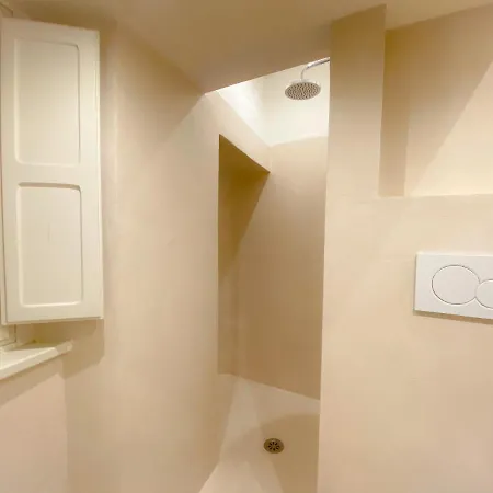 Ororosa Center 펜션 루카